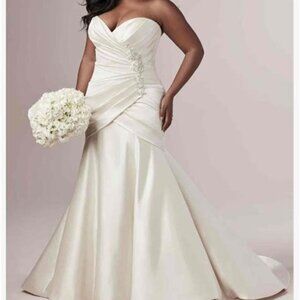 Rebecca Ingram “Maisey” Wedding Gown – Size 18